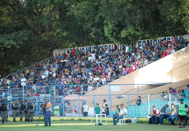 Público no Lindolfo Monteiro