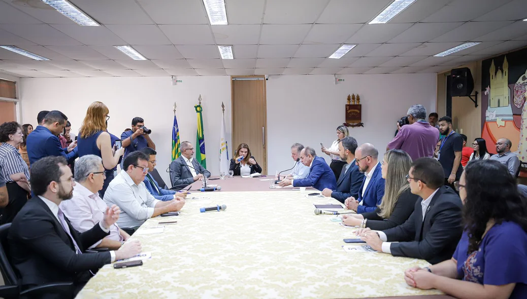Reunião aconteceu no salão da Reitoria