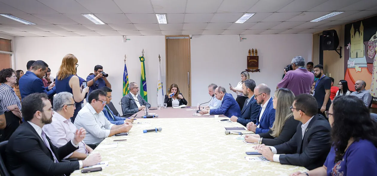 Reunião aconteceu no salão da Reitoria