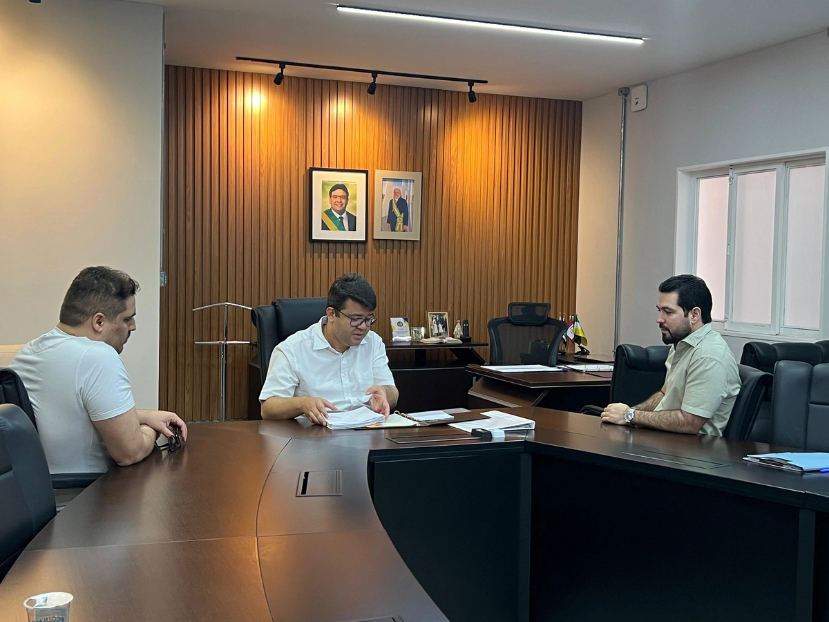 Reunião com o deputado estadual Dr. Felipe Sampaio e o secretário de Segurança, Chico Lucas