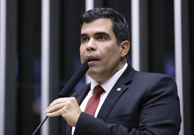 Ricardo Ayres
