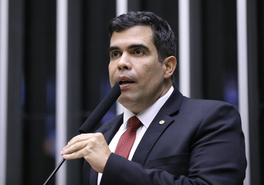Ricardo Ayres