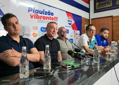 Roberto Fonseca é apresentado como novo técnico do Piauí