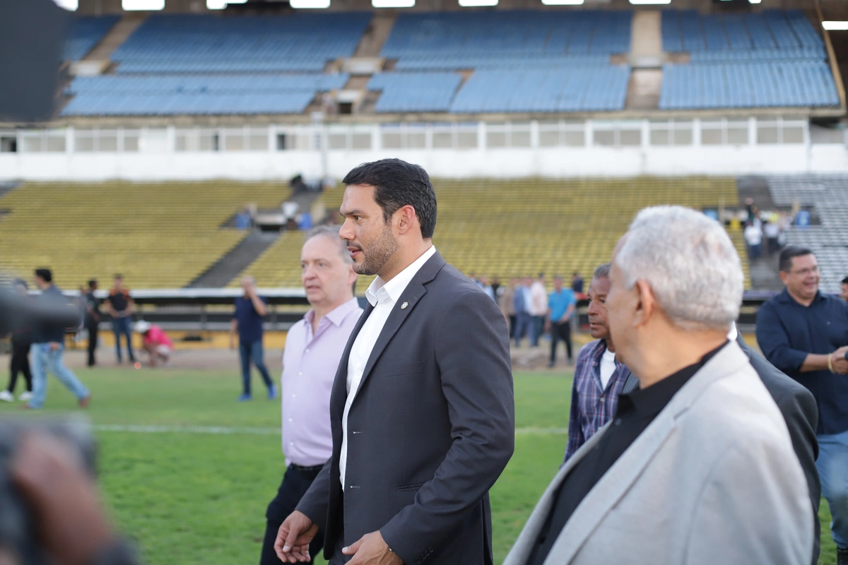 Samir Xaud, presidente da CBF visita estádio Albertão