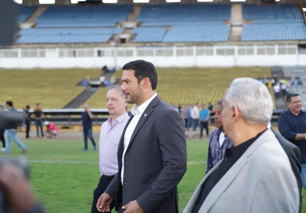 Samir Xaud, presidente da CBF visita estádio Albertão