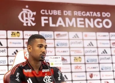 Samuel Lino durante a apresentação no Flamengo