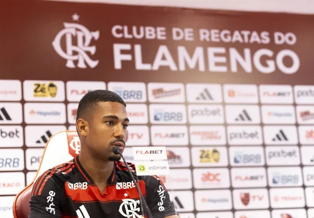 Samuel Lino durante a apresentação no Flamengo