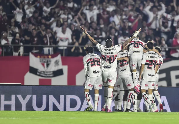 São Paulo vence Atlético Nacional nos pênaltis e avança para as quartas da Libertadores
