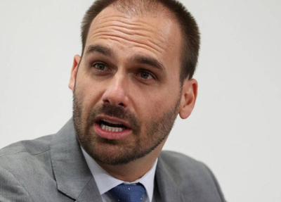 “Se o meu pai não puder se candidatar, eu gostaria de sair candidato”, declara Eduardo Bolsonaro