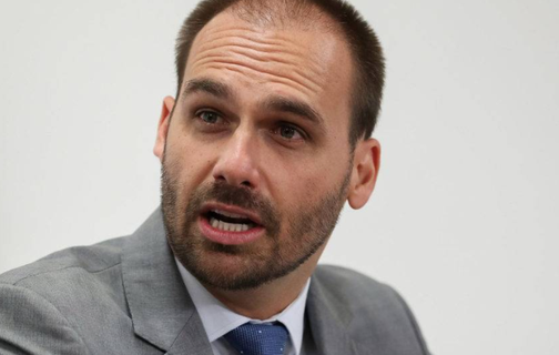 “Se o meu pai não puder se candidatar, eu gostaria de sair candidato”, declara Eduardo Bolsonaro