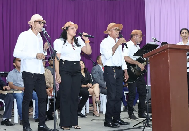 Shows marcam início das comemorações do Dia Municipal do Evangélico em Baixa Grande do Ribeiro