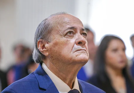 Ministério Público aciona Justiça para obrigar prefeito Sílvio Mendes a convocar dentistas aprovados em concurso da FMS