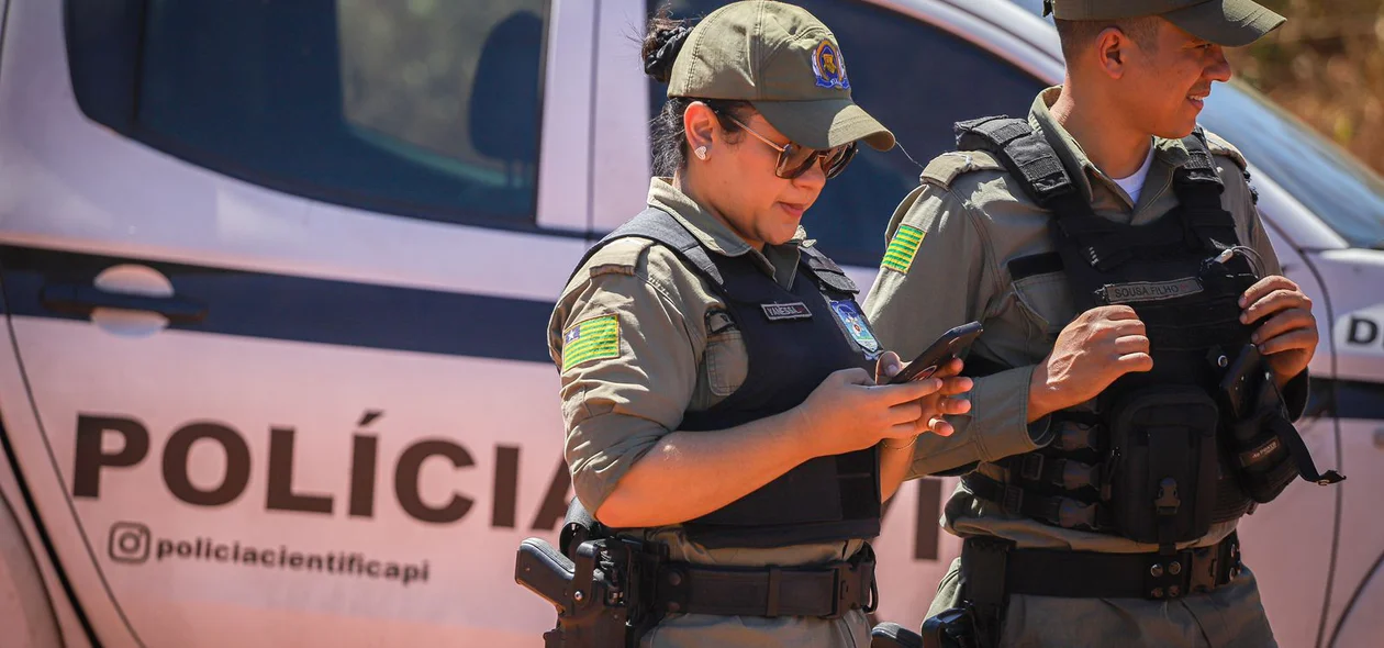 Soldado Vanessa responsável pelo atendimento da ocorrência