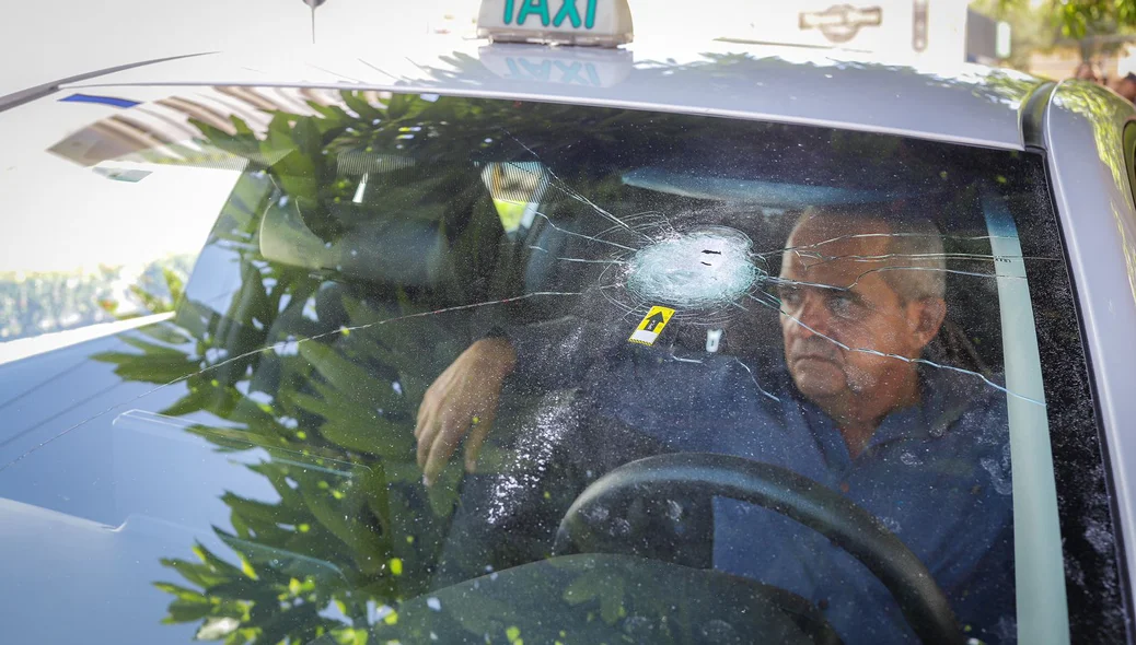 Taxista Paulo César foi atingido por estilhaços