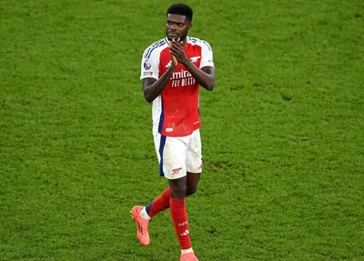 Thomas Partey atuando pelo Arsenal