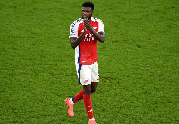 Thomas Partey atuando pelo Arsenal