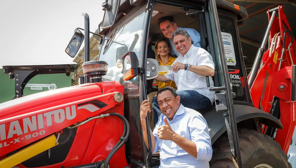 Tratores serão usados na produção agrícola