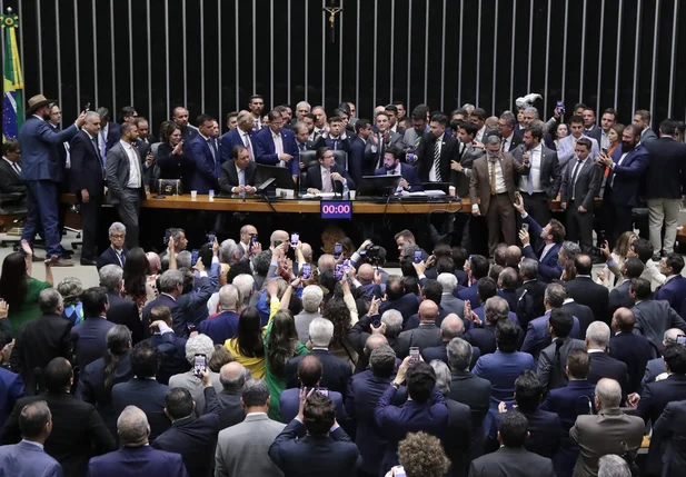 Tumulto no plenário da Câmara dos Deputados