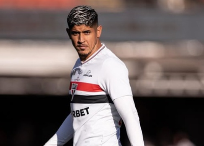 Zagueiro Alan Franco