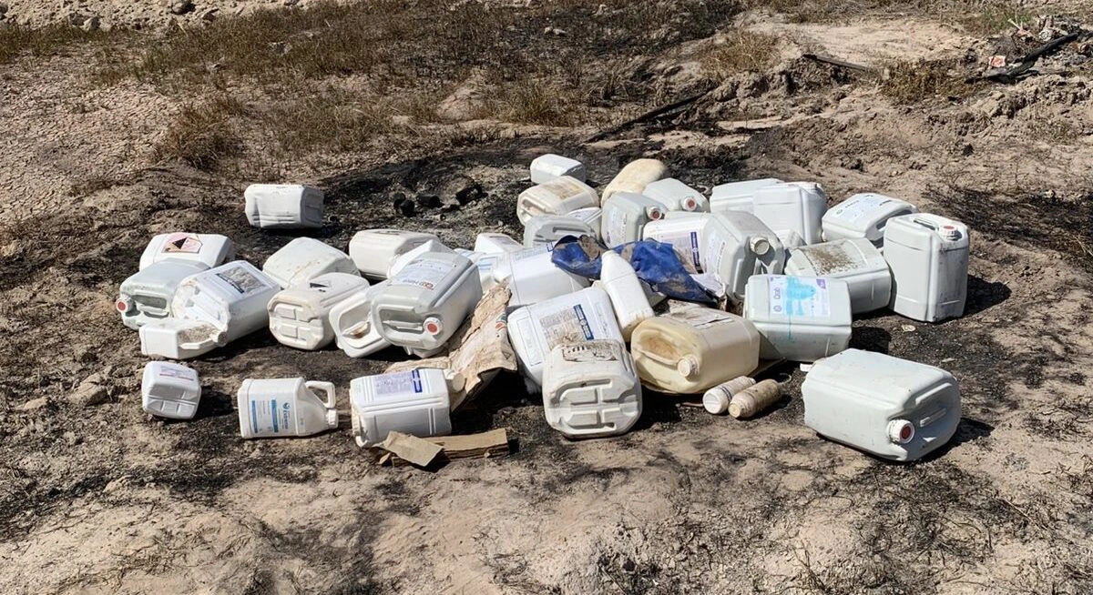 Adapi autua fazenda em Cocal por descarte irregular de embalagens de agrotóxicos