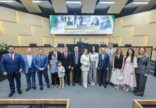 Alepi realiza sessão solene em homenagem ao centenário de Petrônio Portela por proposição de Severo Eulálio