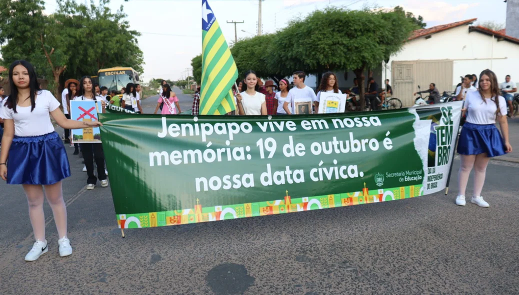 Alunos participaram do desfile