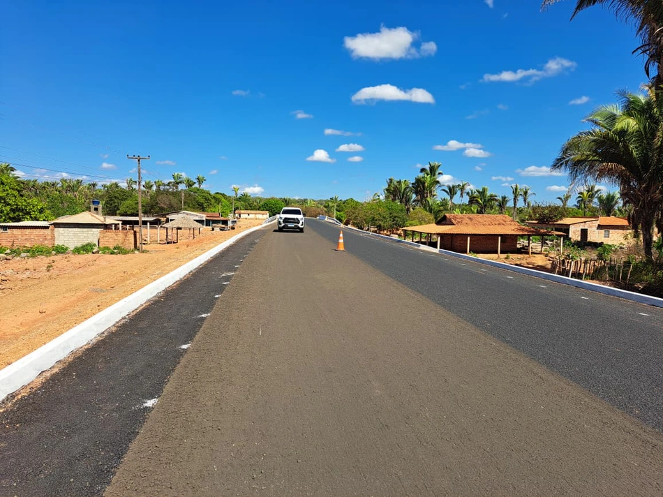 As obras do trecho da BR 222 que liga os municípios de São João do Arraial a Matias Olímpio