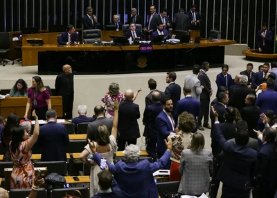 Câmara dos Deputados durante sessão para votar destaques à proposta da PEC da Blindagem