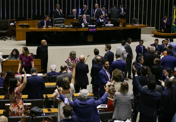 Câmara dos Deputados durante sessão para votar destaques à proposta da PEC da Blindagem