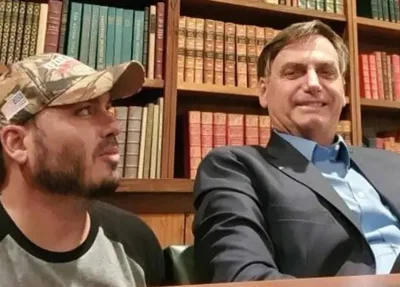 Carlos Bolsonaro e o pai