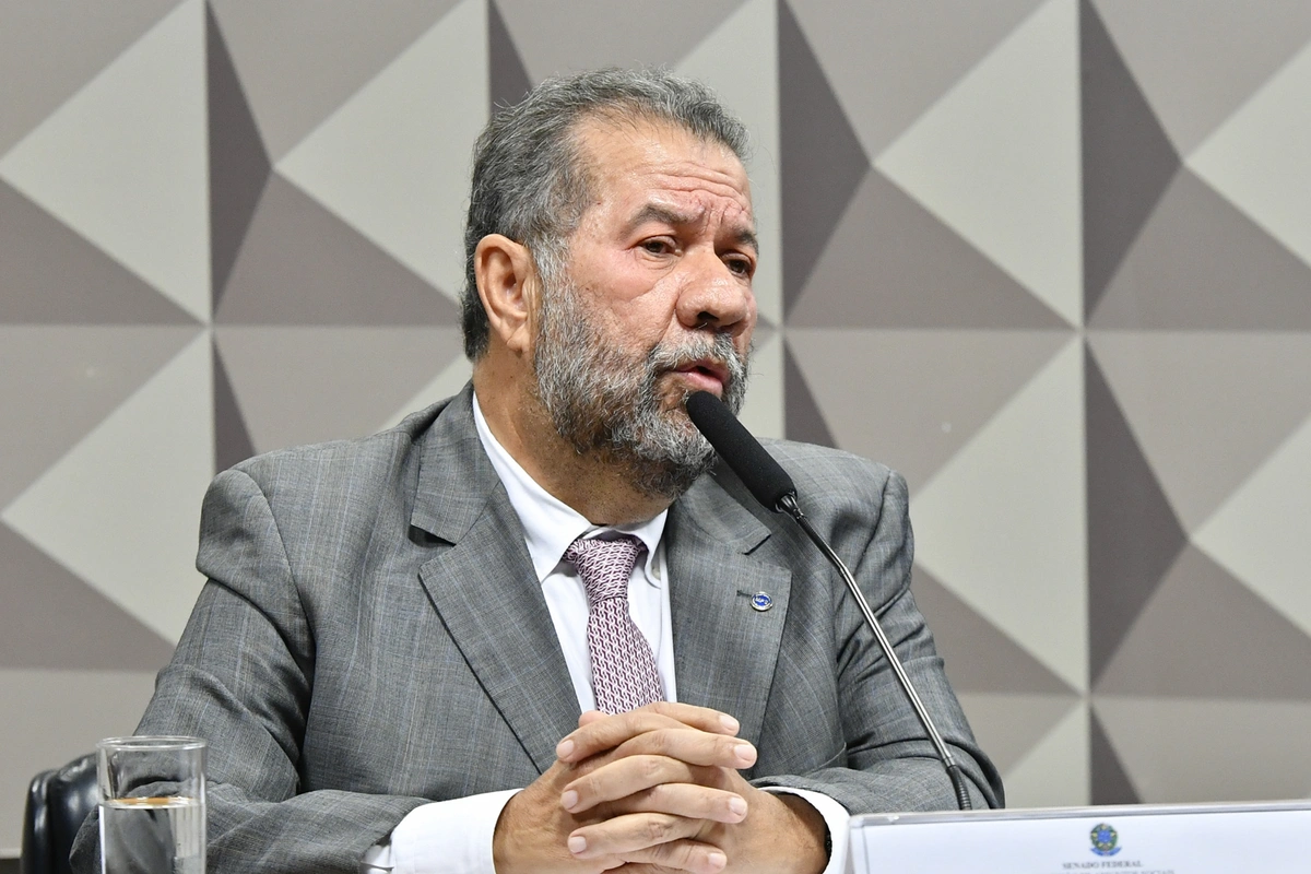 Carlos Lupi