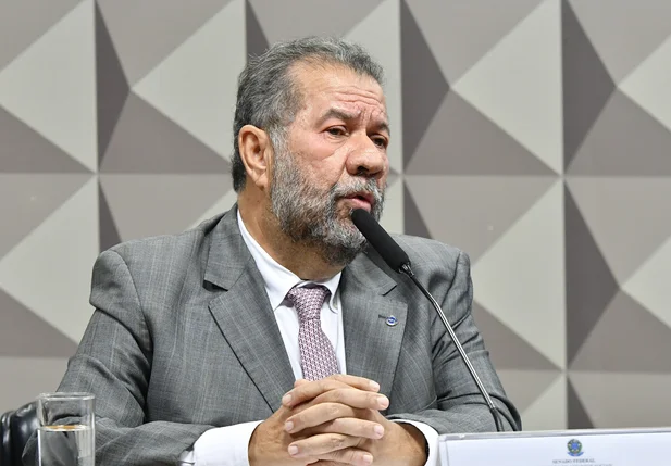 Carlos Lupi