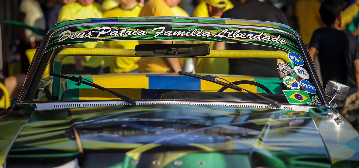 Carro utilizado por apoiadores