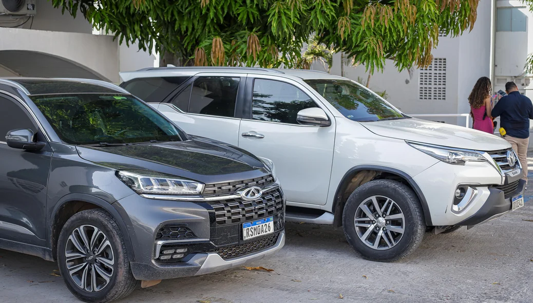 Carros apreendidos na operação