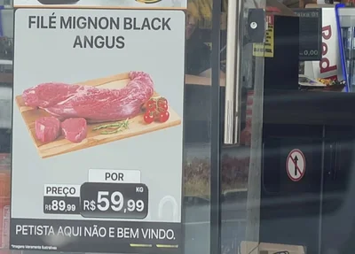 Cartaz na porta de frigorífico em Goiânia