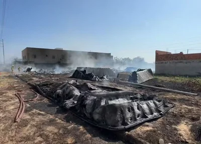 Chamas destruíram piscinas