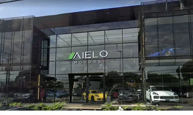 Concessionária de luxo em SP