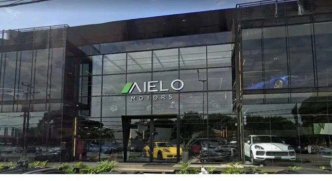 Concessionária de luxo em SP