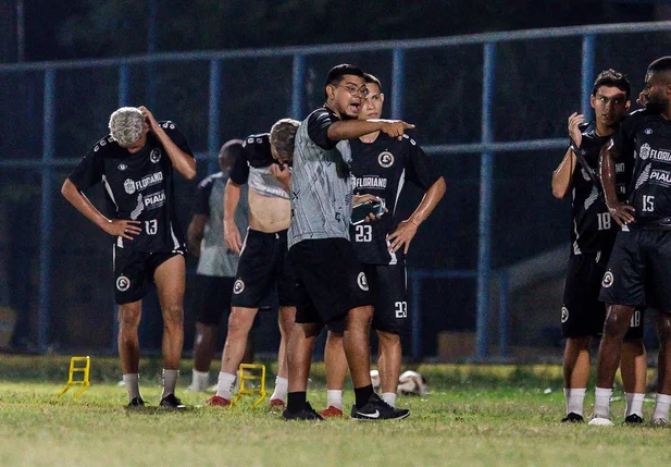 Corisabbá segue preparação para estreia na Série B