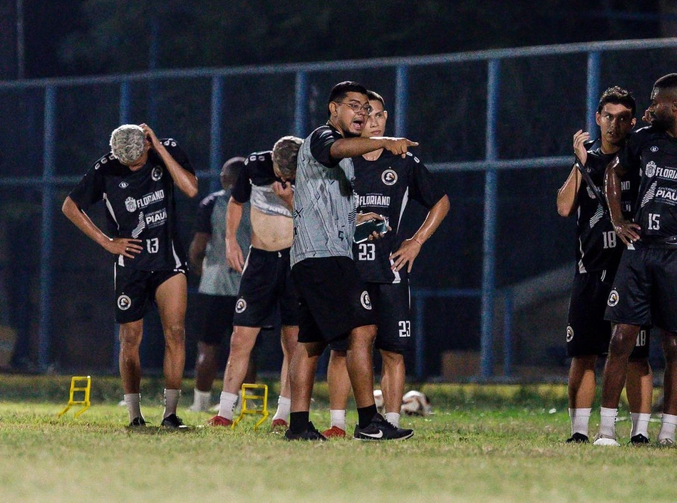 Corisabbá segue preparação para estreia na Série B