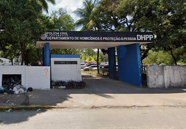 Criança morre e corpo é deixado 24 horas no sofá de casa em Pernambuco
