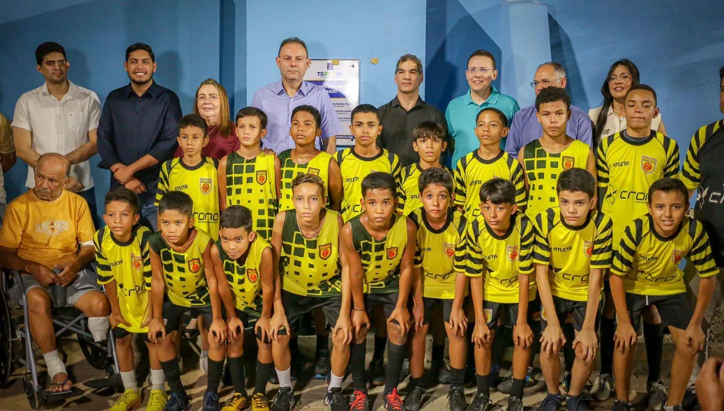 Crianças que particam esportes no Bariri