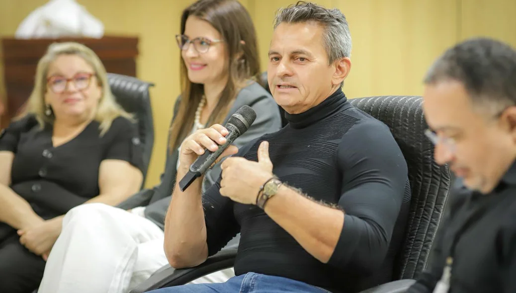 Demóstenes em roda de conversa e oficina sobre saúde cardiovascular