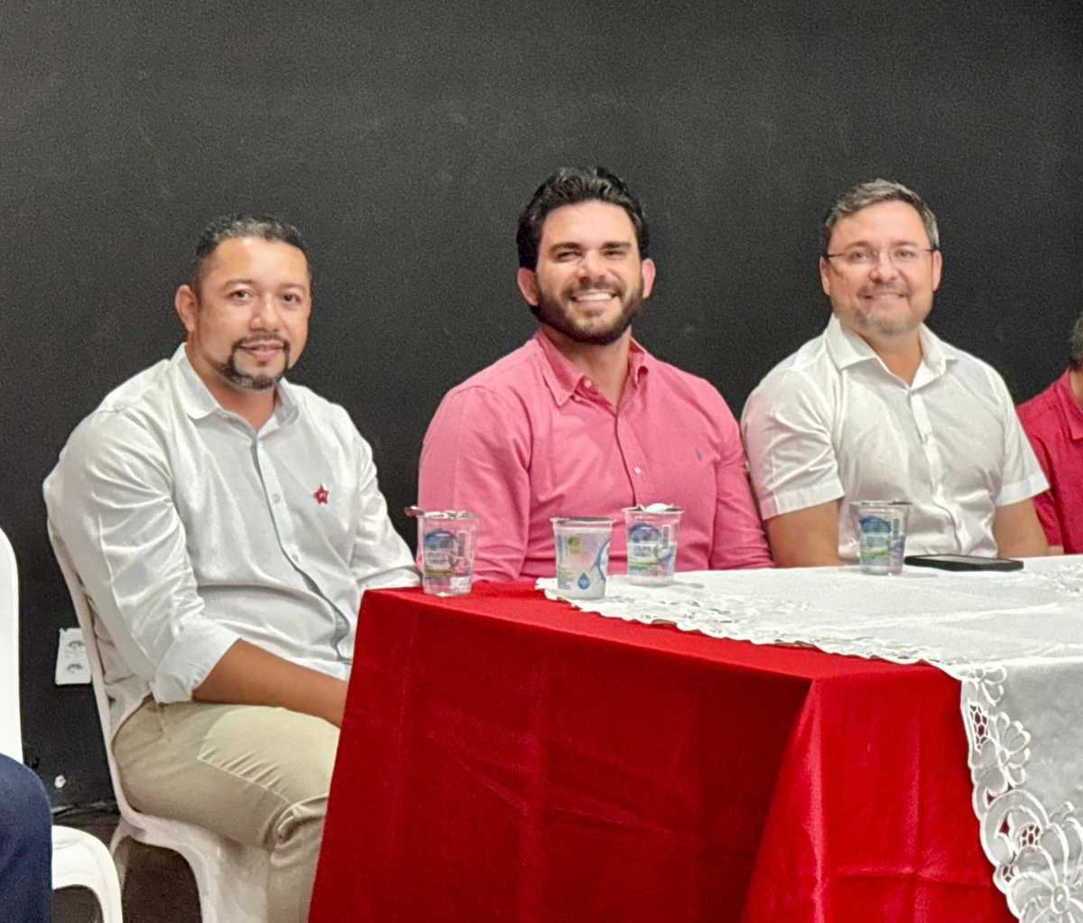 Deputado Dr. Marcus Vinícius eo lado do deputado Fábio Novo