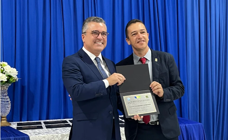 Deputado Dr. Vinícius recebe título de cidadania