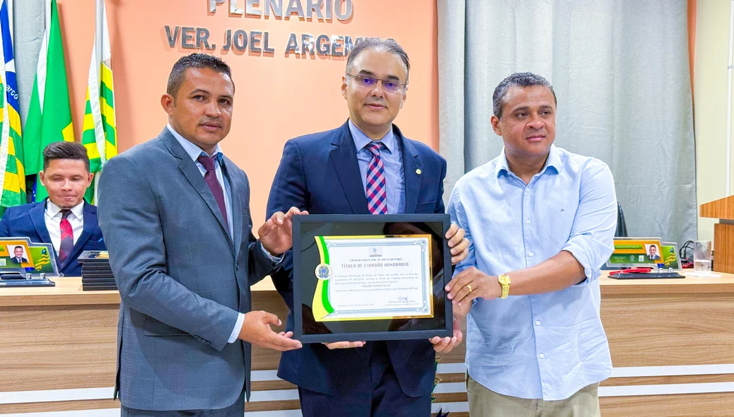 Deputado Firmino Paulo recebe título de cidadania em Brejo do Piauí