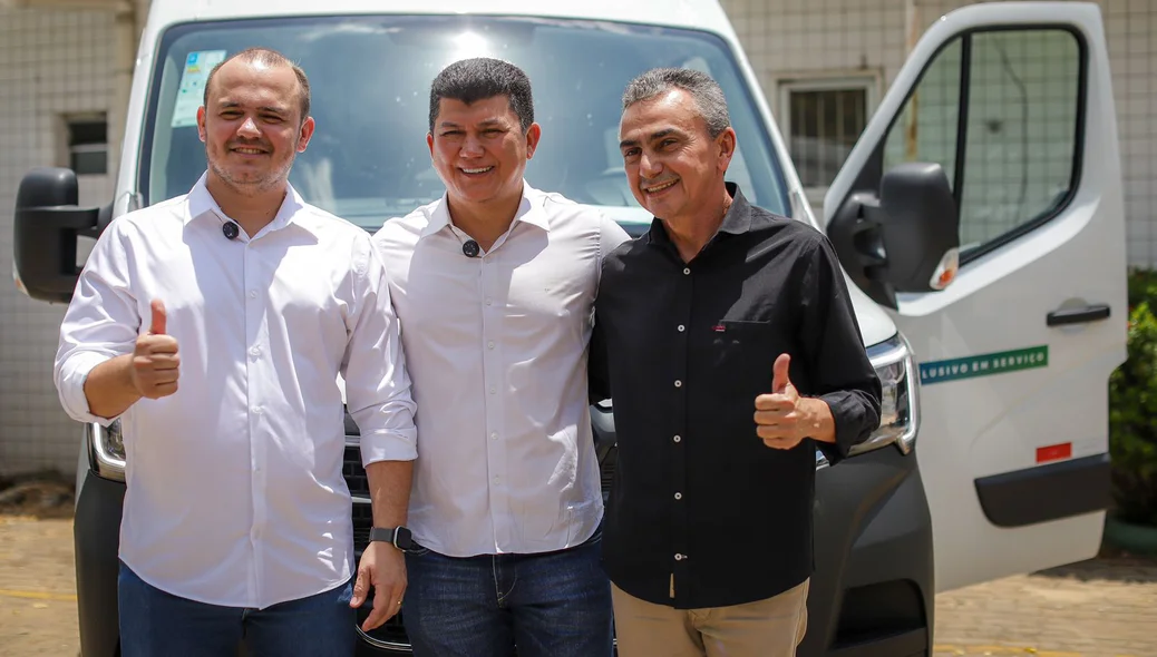 Deputado Rubens Vieira participou das entregas