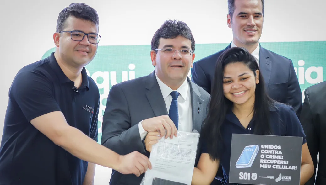 Devolução de aparelhos celulares recuperados pela polícia do Piauí