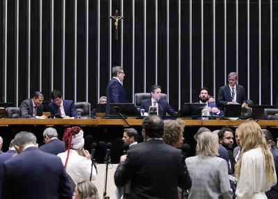 Discussão e votação de propostas legislativas na Câmara dos Deputados