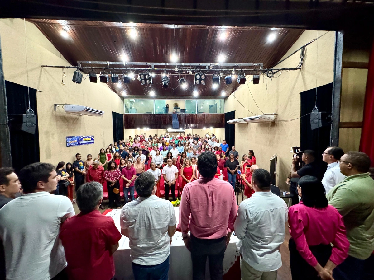 Dr. Marcus Vinícius prestigia posse de Enofre Carvalho